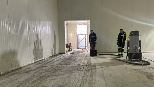 Photo report: preparing and cutting joints in a concrete floor, photo 3